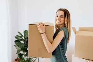 Taşıma sırasında kutuların düzenli bir şekilde paketlenmesi